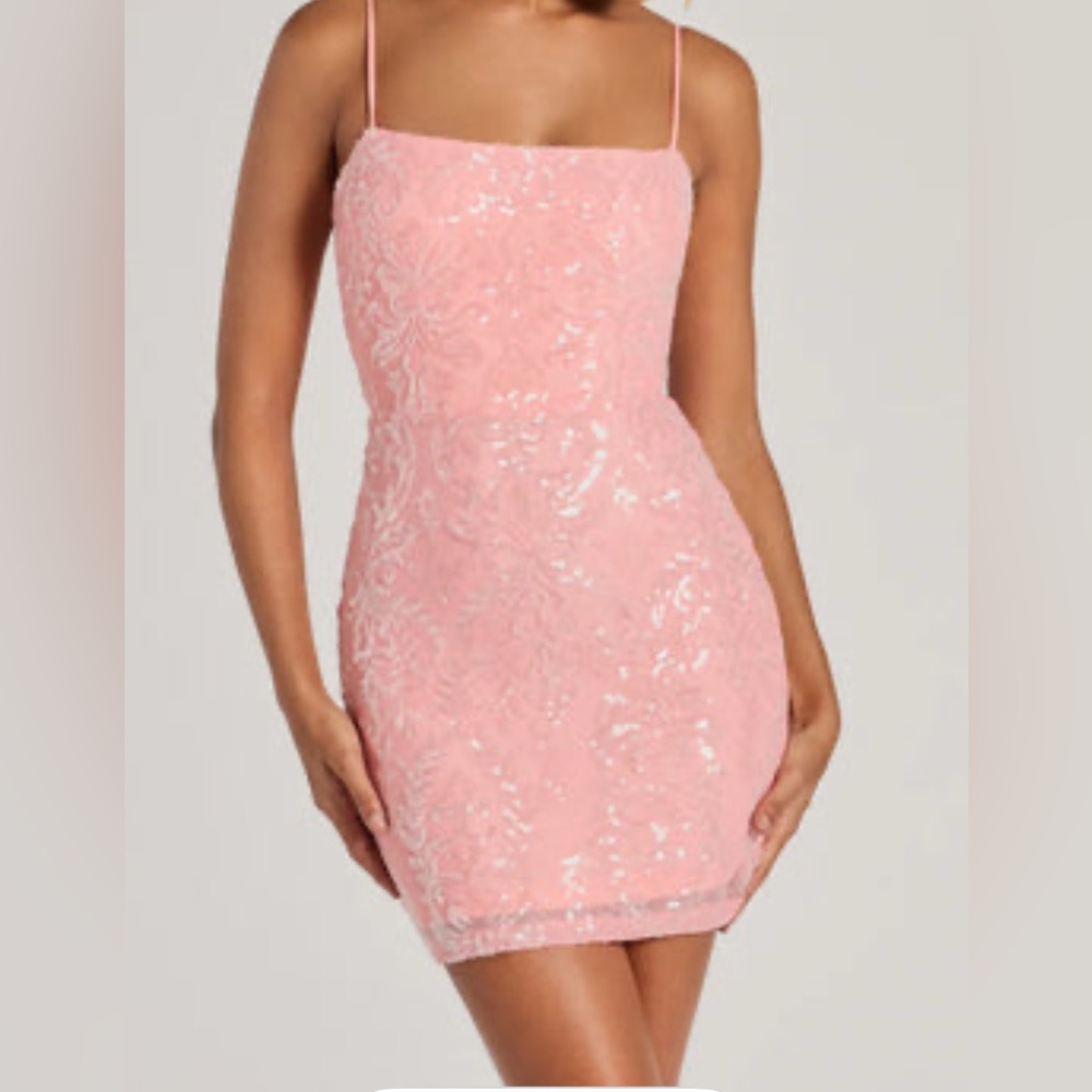 NWT- Beverly Lace-Up Bodycon Coral Sequin Party Dress by Windsor